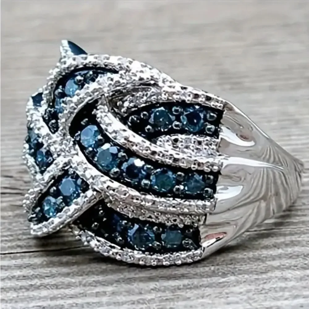 Luxury Elegant diamond wedding ring